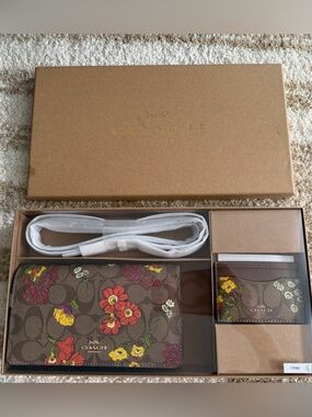 COACH BOXED ANNA FOLDOVER CLUTCH CROSSBODY AND CARD CASE SET